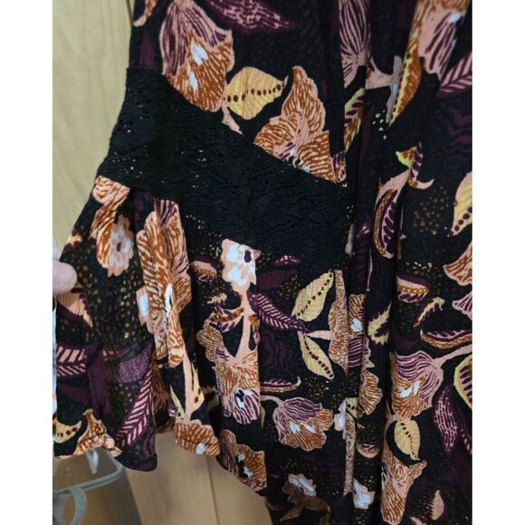 V-Neck Floral Bohemian Dress With Button Detail & Long Sleeves 22/24 3x - Picture 9 of 14